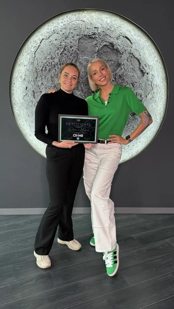 Patricia Mulders met haar certificaat van de masterclass bij Oksana Martynenko in Tallinn