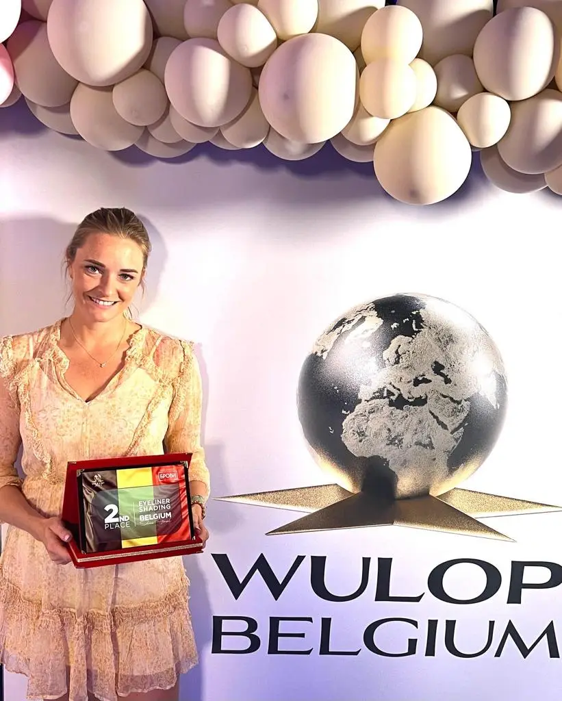 Patricia Mulders met haar tweede prijs op Wulop Belgium 2023