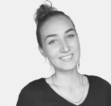 Shania De Vos van Shay The Beauty Therapist, partner van PMU Clinic in Eeklo